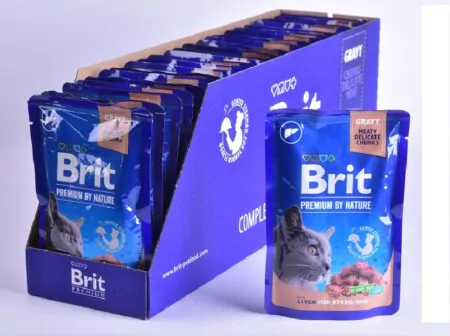 Chunks in Gravy with Salmon for Sterilised Cats 100 G